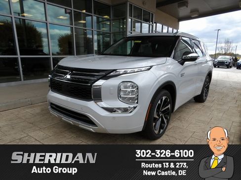 New 2025 Mitsubishi Outlander SEL image 1