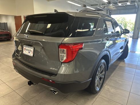 Certified 2022 Ford Explorer XLT w/ Equipment Group 202A image 14