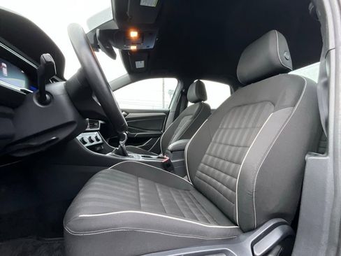 Used 2023 Volkswagen Jetta Sport image 10