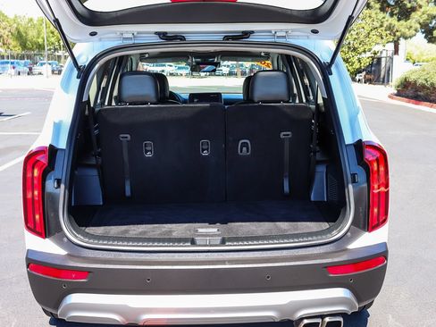 Used 2022 Kia Telluride S FWD image 32