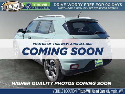 Used 2025 Hyundai Venue SEL FWD image 3