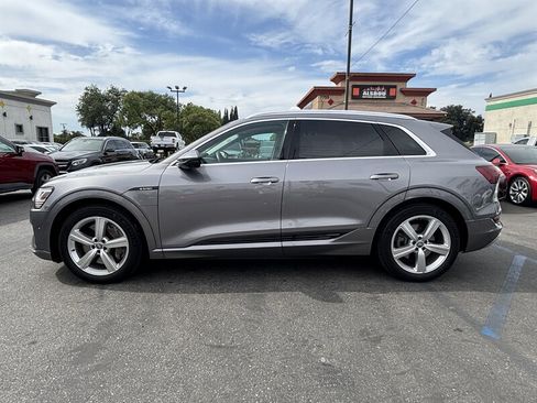 Used 2019 Audi e-tron Premium Plus AWD/4WD image 2