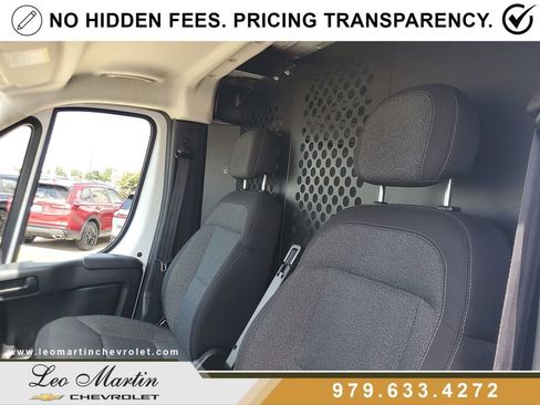 Used 2025 RAM ProMaster 2500 w/ U-Haul Equipment Group FWD image 14