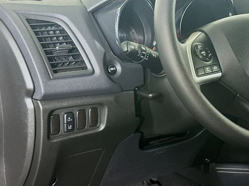 Used 2025 Mitsubishi Outlander Sport ES image 16