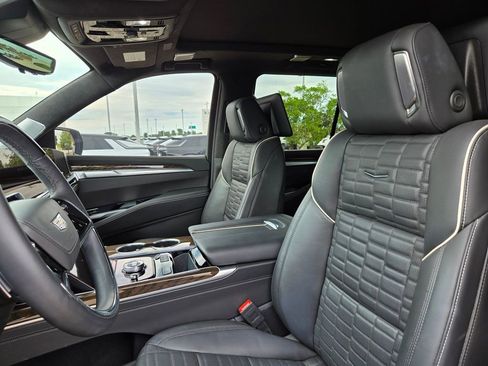 Certified 2025 Cadillac Escalade Sport Platinum image 30