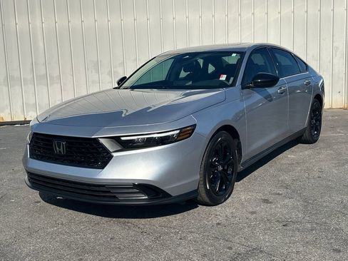Used 2025 Honda Accord SE image 2