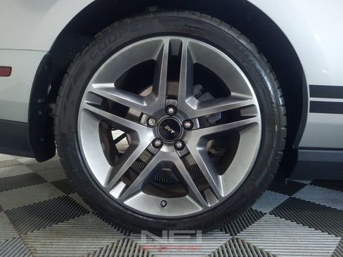 Used 2012 Ford Mustang Shelby GT500 RWD image 18