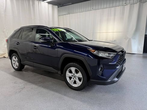 Used 2021 Toyota RAV4 XLE w/ XLE Grade Weather Package AWD/4WD image 3