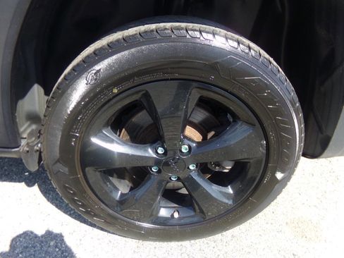 Used 2017 Jeep Cherokee High Altitude image 17