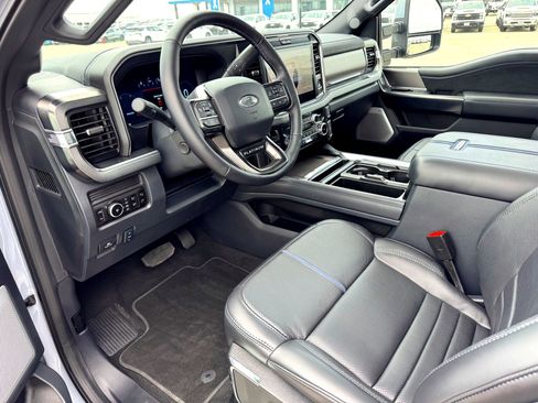 Used 2026 Ford F250 Platinum AWD/4WD image 11