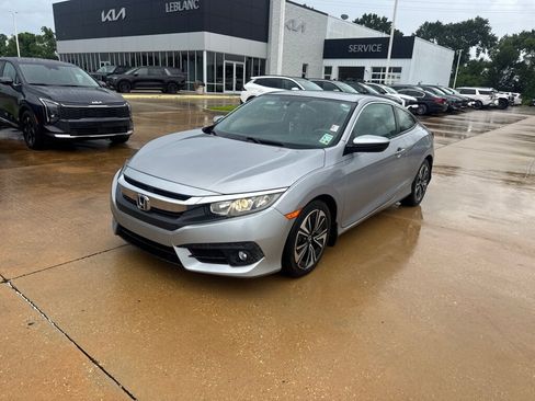 Used 2016 Honda Civic EX-T image 2