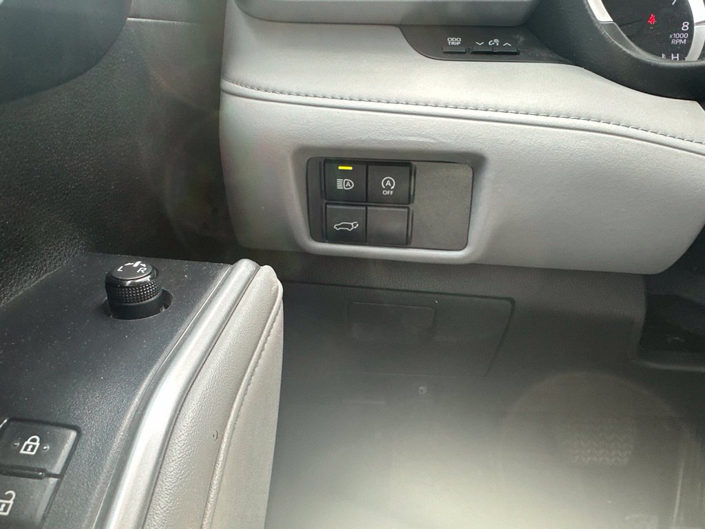 Used 2023 Toyota Highlander XLE AWD/4WD image 36