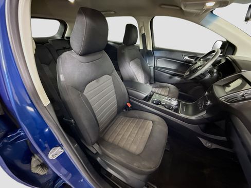 Used 2020 Ford Edge SE image 29