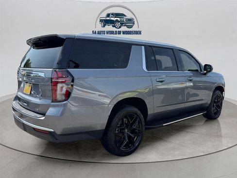 Used 2021 Chevrolet Suburban LT RWD image 15
