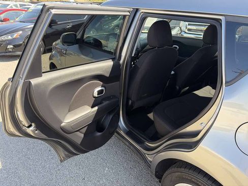 Used 2016 Kia Soul FWD image 12