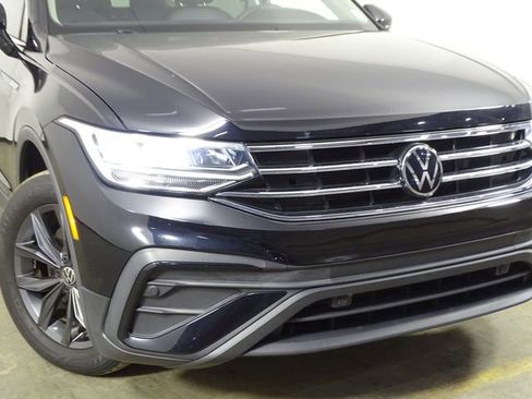 Used 2023 Volkswagen Tiguan SE image 47