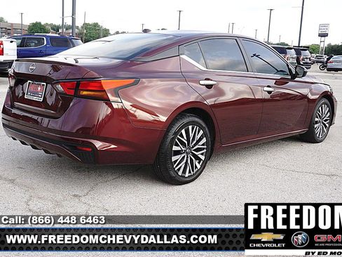 Used 2025 Nissan Altima 2.5 SV image 40