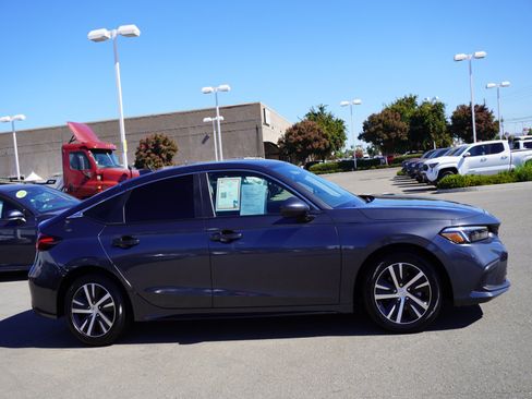 Used 2024 Honda Civic LX image 4