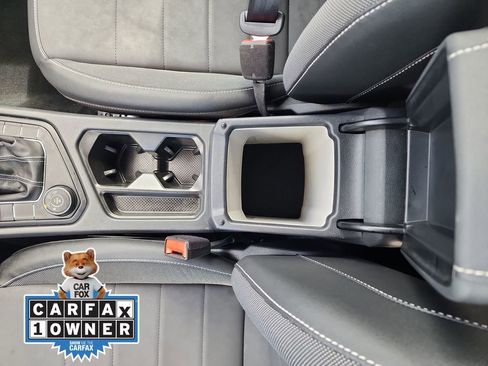 Used 2022 Volkswagen Taos SE image 34