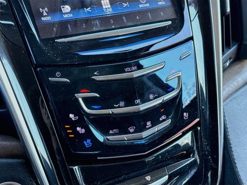 Used 2017 Cadillac Escalade Luxury AWD/4WD image 17