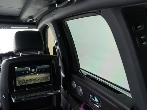 Certified 2022 Rolls-Royce Cullinan Black Badge w/ Dark Exterior Package AWD/4WD image 33