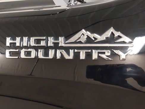 Used 2021 Chevrolet Silverado 1500 High Country w/ Technology Package image 32