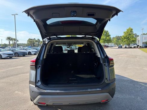 Certified 2023 Nissan Rogue SV FWD image 5