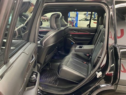 Used 2023 Jeep Grand Cherokee Overland w/ Luxury Tech Group IV image 22