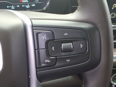 Used 2023 GMC Sierra 1500 SLT image 13