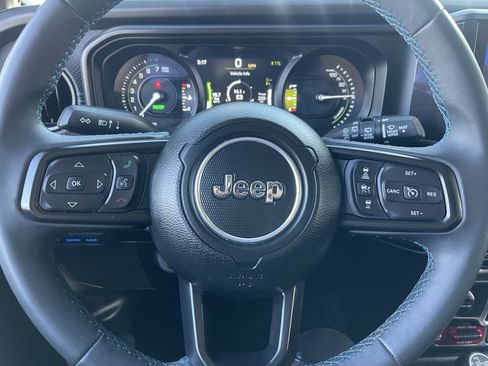 Used 2024 Jeep Wrangler Unlimited Rubicon 4xe AWD/4WD image 31