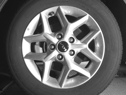 Used 2025 Kia Soul LX w/ LX Technology Package FWD image 12