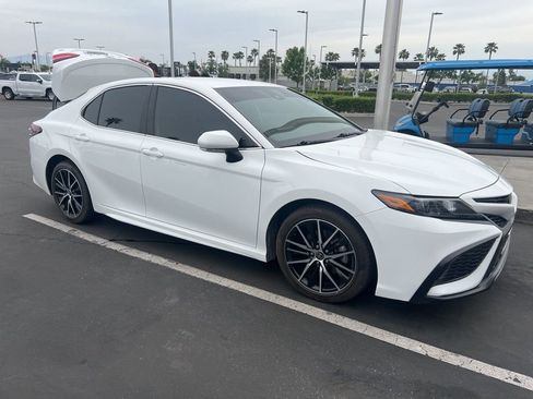 Used 2023 Toyota Camry SE image 20