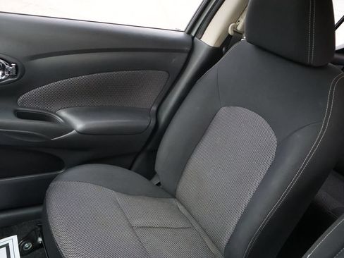 Used 2014 Nissan Versa SV w/ Convenience Package FWD image 17