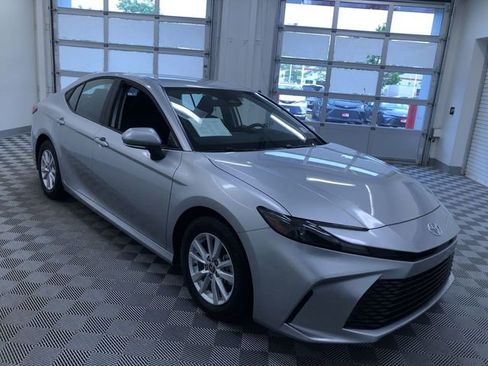 Used 2026 Toyota Camry LE FWD image 36