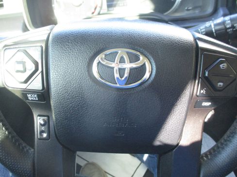 Used 2014 Toyota 4Runner Trail image 17