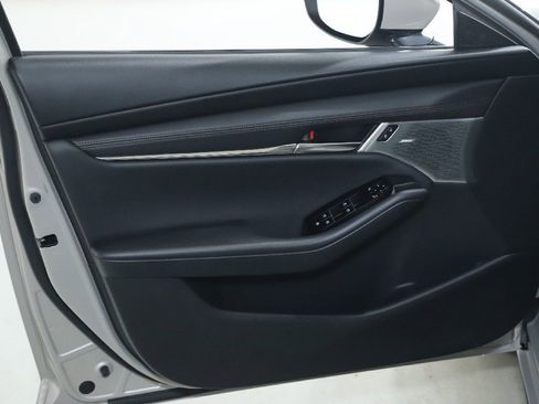 Used 2022 MAZDA MAZDA3 s image 15