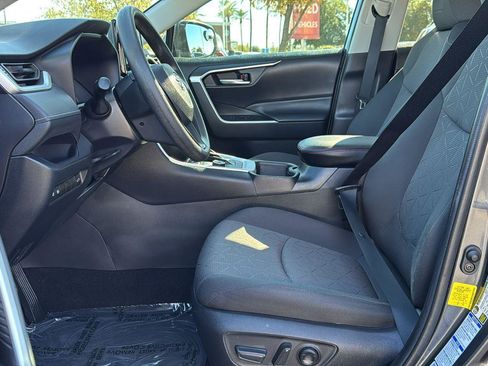 Used 2022 Toyota RAV4 XLE w/ Convenience Package image 25