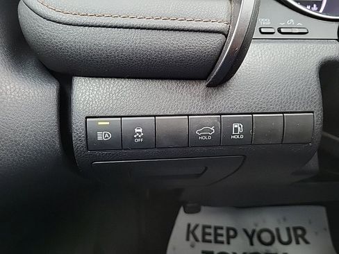 Used 2019 Toyota Camry LE image 23