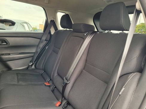 Used 2024 Nissan Rogue S AWD/4WD image 13