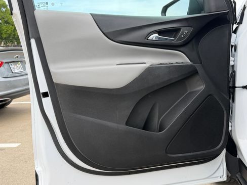 Used 2023 Chevrolet Equinox LS w/ LS Convenience Package image 19