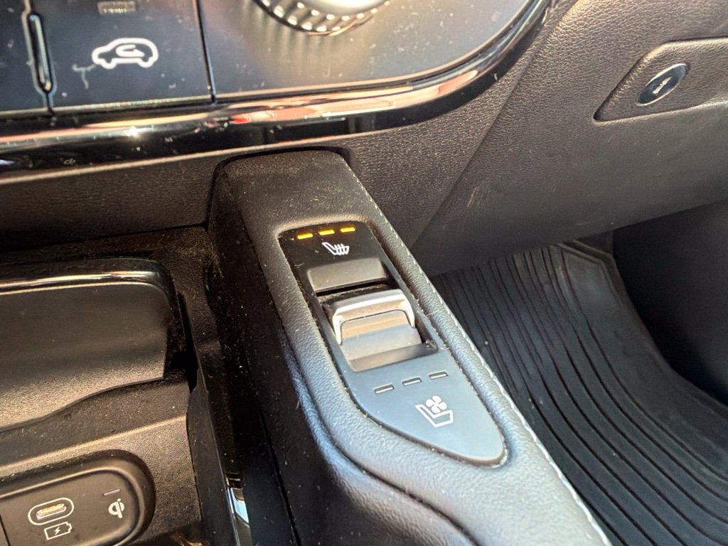 Used 2024 Kia Telluride SX w/ Towing Package AWD/4WD image 11