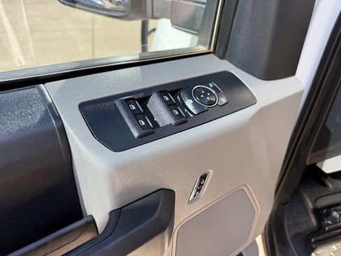 Used 2017 Ford F250 XL w/ Power Equipment Group AWD/4WD image 21
