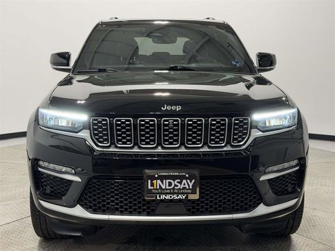 Certified 2022 Jeep Grand Cherokee Summit w/ Luxury Tech Group V image 2