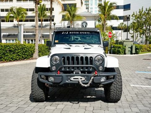 Used 2016 Jeep Wrangler Unlimited Rubicon AWD/4WD image 4