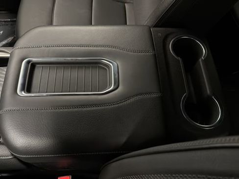 Used 2023 GMC Yukon Denali AWD/4WD image 19
