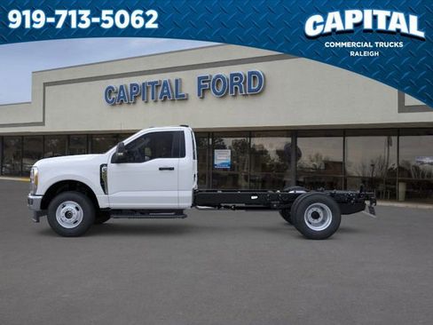 New 2025 Ford F350 XL w/ XL Chrome Package image 3