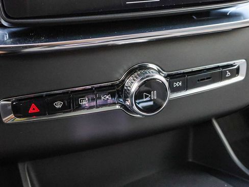 New 2026 Volvo XC90 B5 Plus image 34