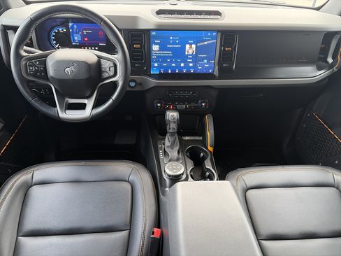 Used 2023 Ford Bronco Badlands image 16