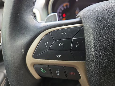 Used 2014 Jeep Grand Cherokee Overland AWD/4WD image 18