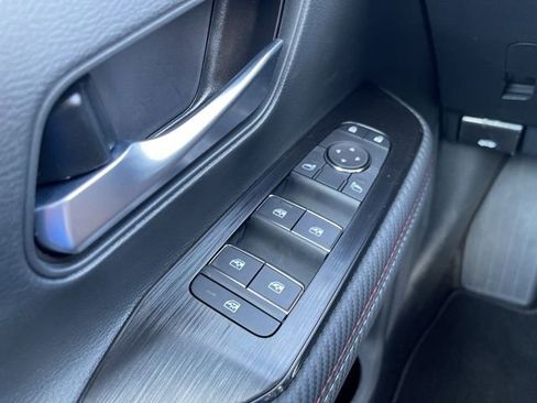 New 2025 Nissan Kicks SR image 32